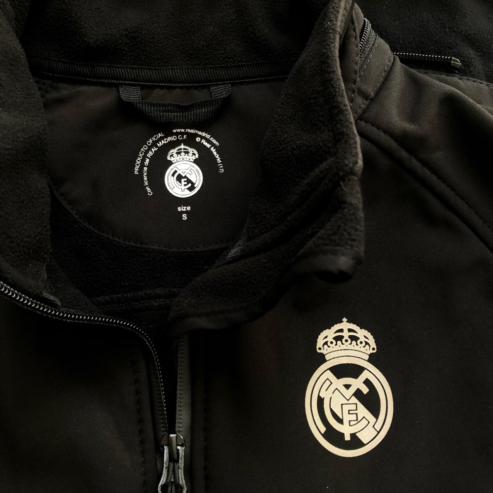 Real Madrid Softshell Jacket - Picture 4 of 7